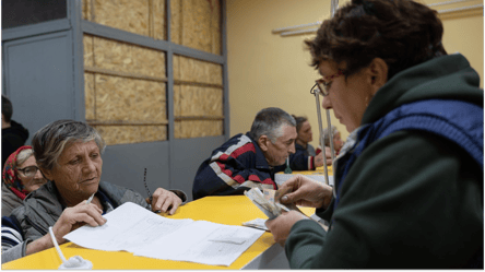 Социальная пенсия — сколько получают украинцы без стажа в 2025 - 285x160