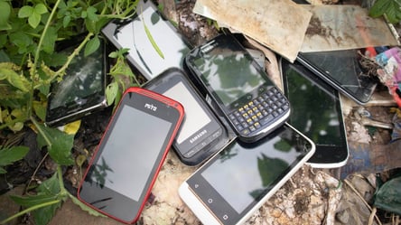 Старые телефоны резко подорожали: зачем их снова скупают - 285x160