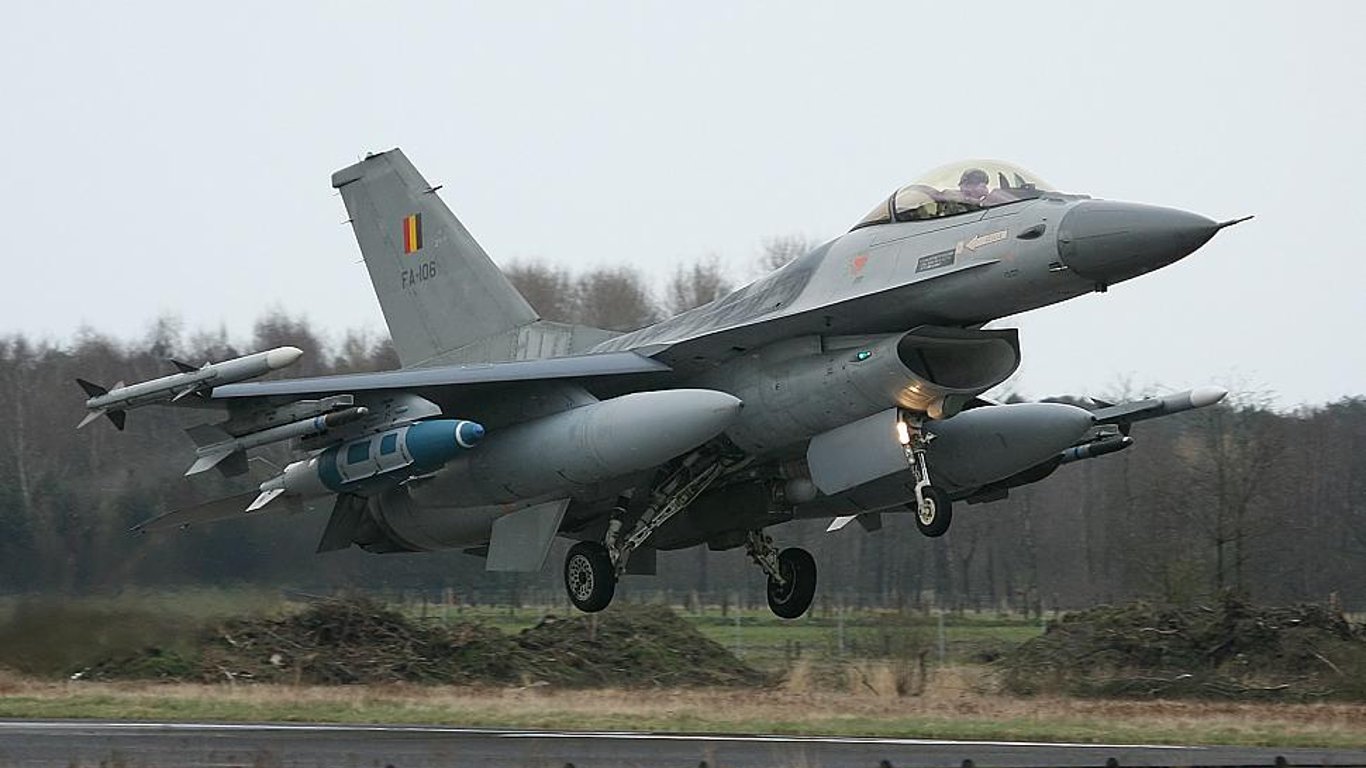 Перший F-16 прибуде до України ще до літа — деталі від премʼєр-міністра Бельгії