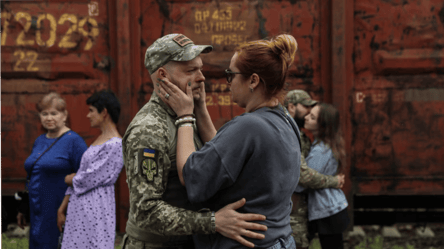 Пільги для учасників бойових дій в Україні — на що можуть розраховувати дружини воїнів - 285x160