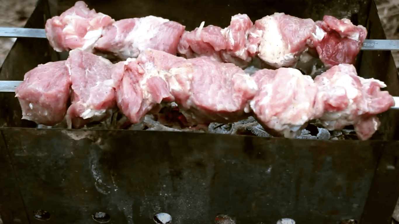 як приготувати шашлик зі свинини зі спеціями