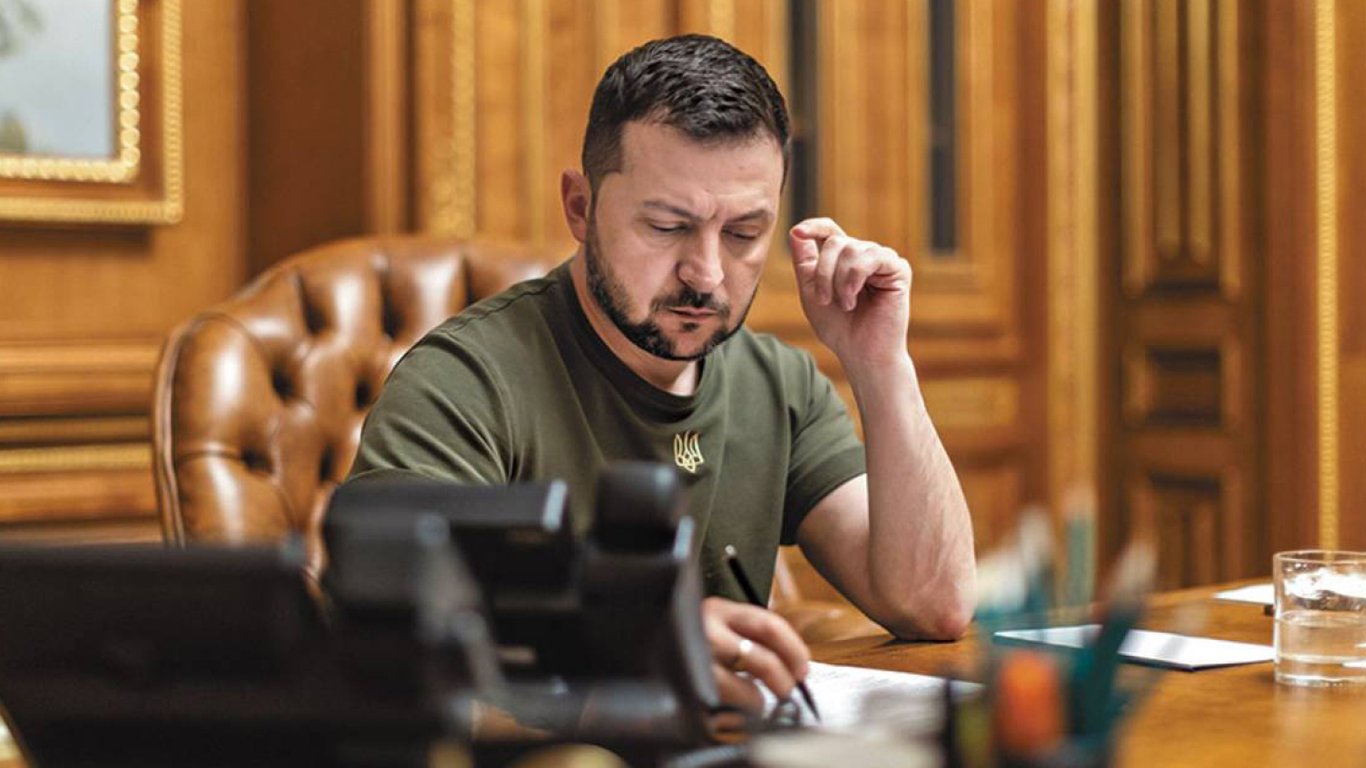 Зеленский уволил Игоря Танцюру с должности командующего Сил теробороны: кто его заменит