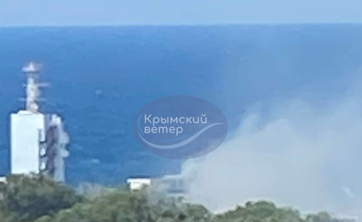 Дым от пожара в Крыму