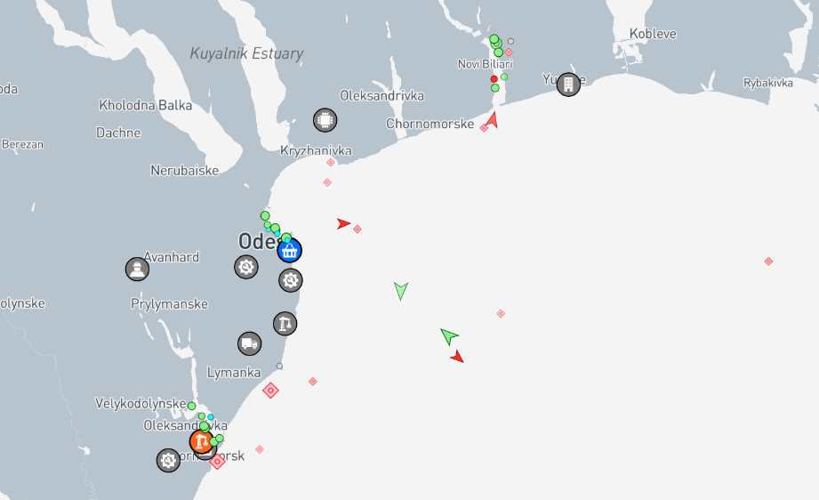 Робота одеських портів продовжується попри ворожі атаки — скільки суден на завантаженні - фото 1