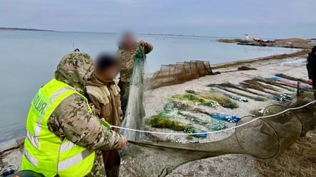 Невдалий випадок браконьєрства — на Одещині виявили забуті сітки з рибою - 285x160