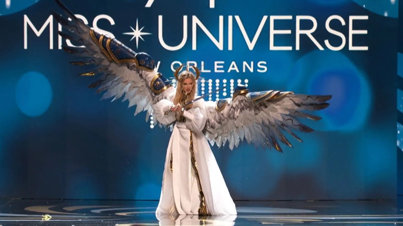 Костюм украинки Виктории Апанасенко стал победителем на "Мисс Вселенная"