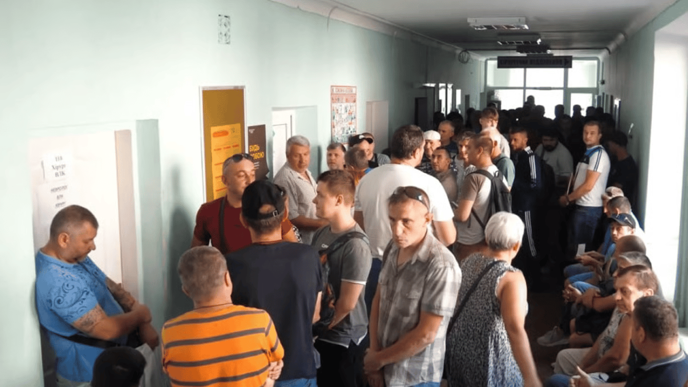 Как стать на учет в новом ТЦК: полный список документов