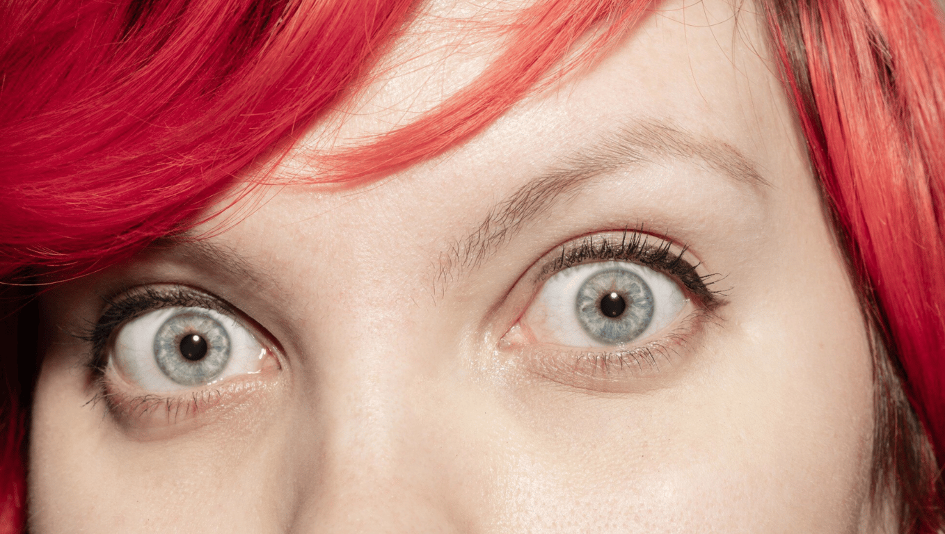 Американцы массово начинают изменять цвет глаз