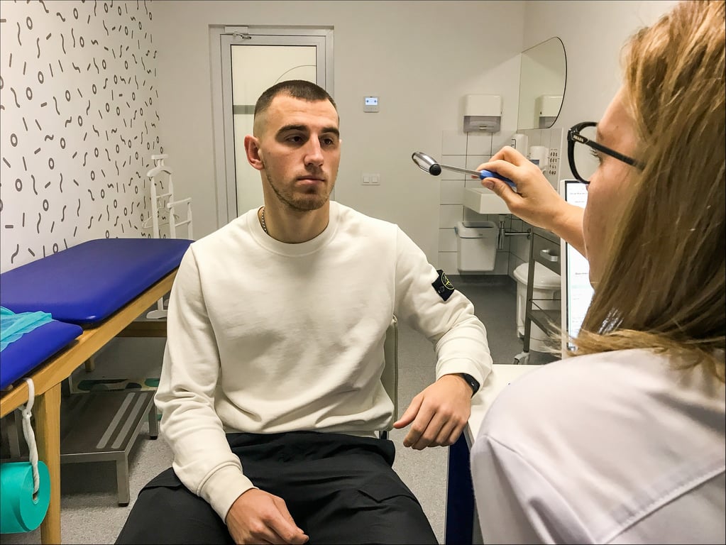 Гравець Динамо на медогляді