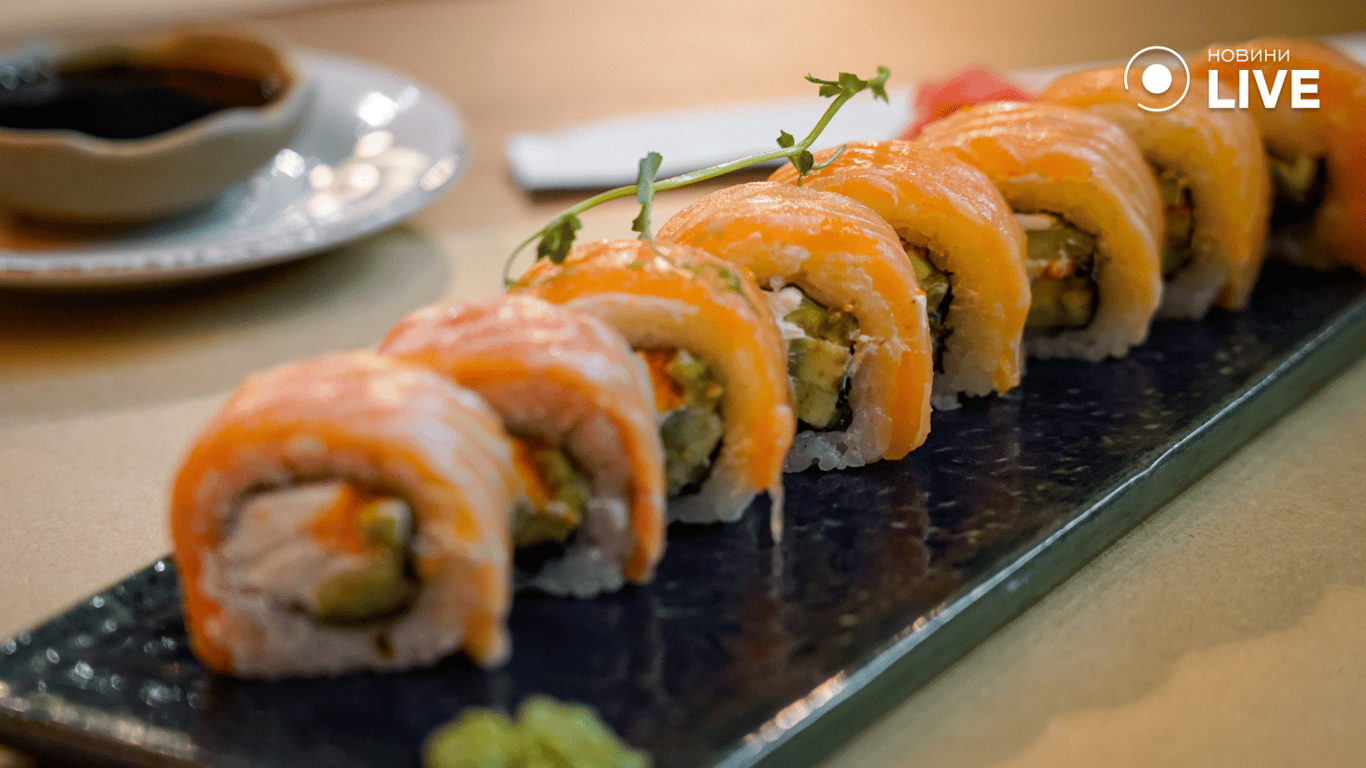 Ролл в ресторані