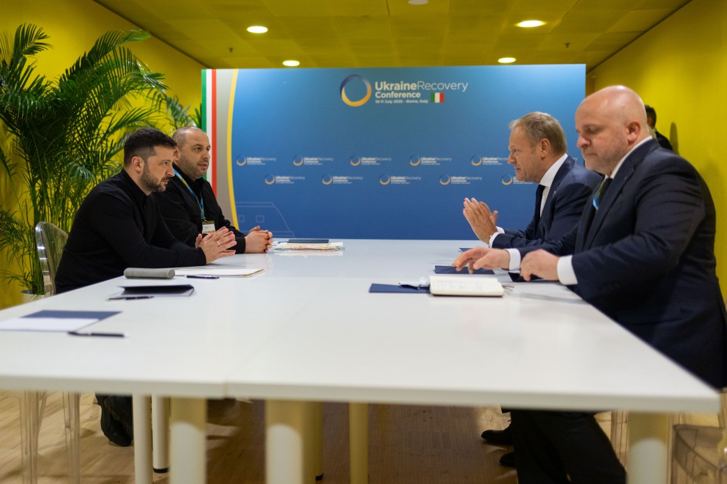 Зеленский обговорив з Туском виробництво зброї і посилення ППО - фото 1