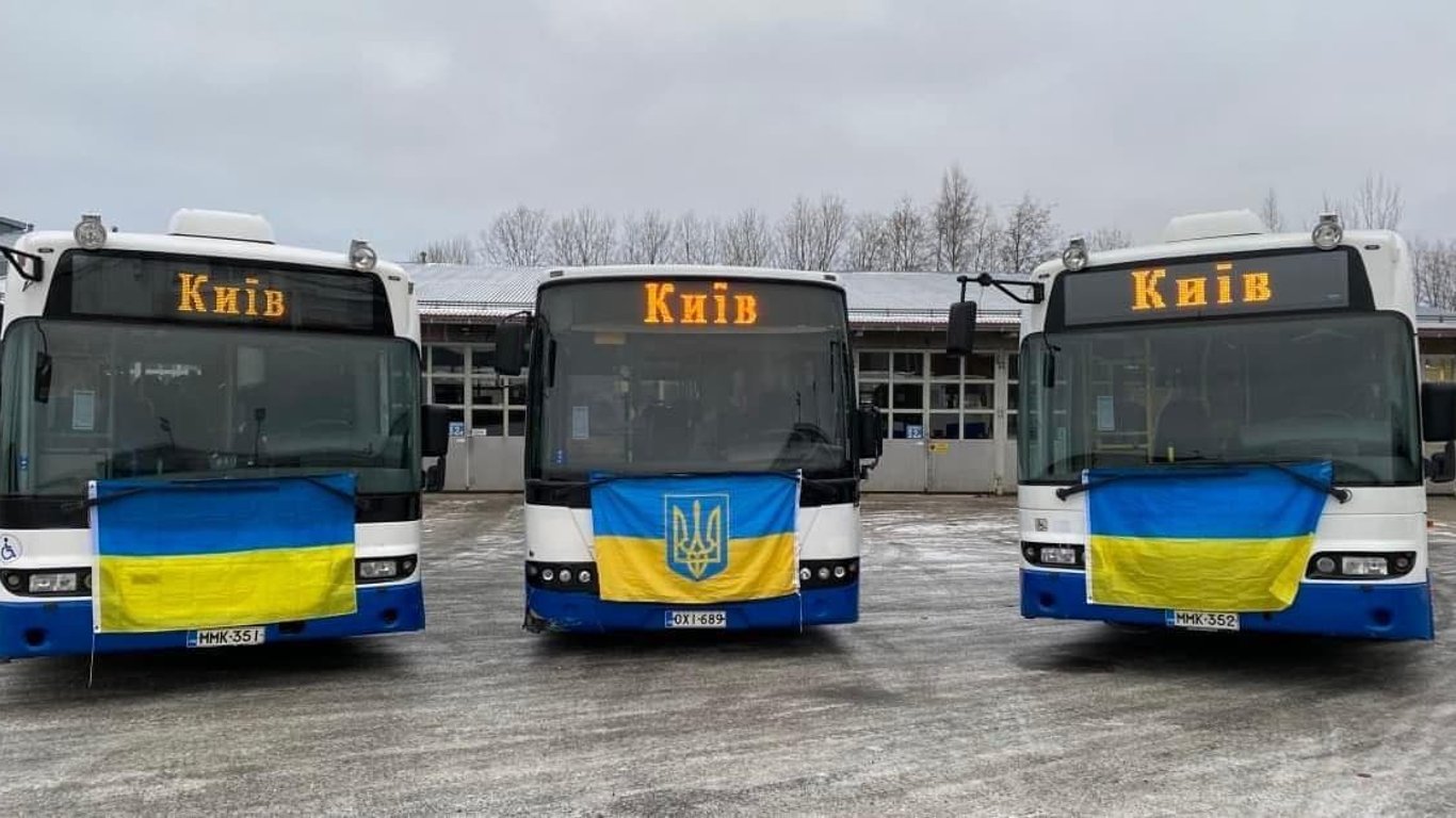 Чому гуманітарні автобуси не виходять на рейси, — пояснили в ГО "Пасажири Києва"