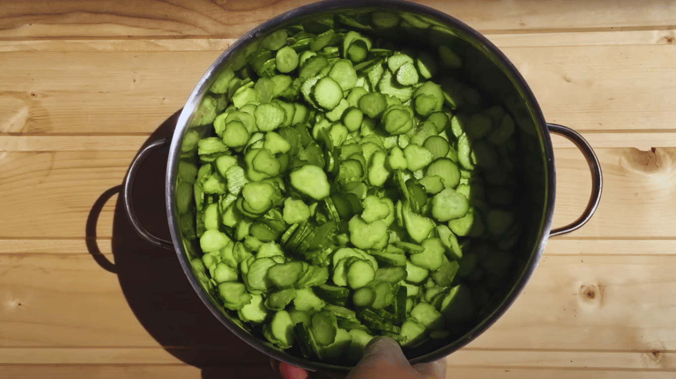 салат з огірками на зиму