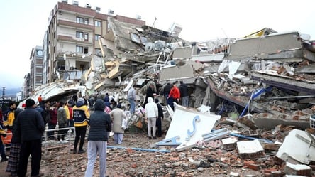"Деякі міста зруйновані вщент": турецький політолог розповів, яка ситуація в країні після серії землетрусів - 285x160