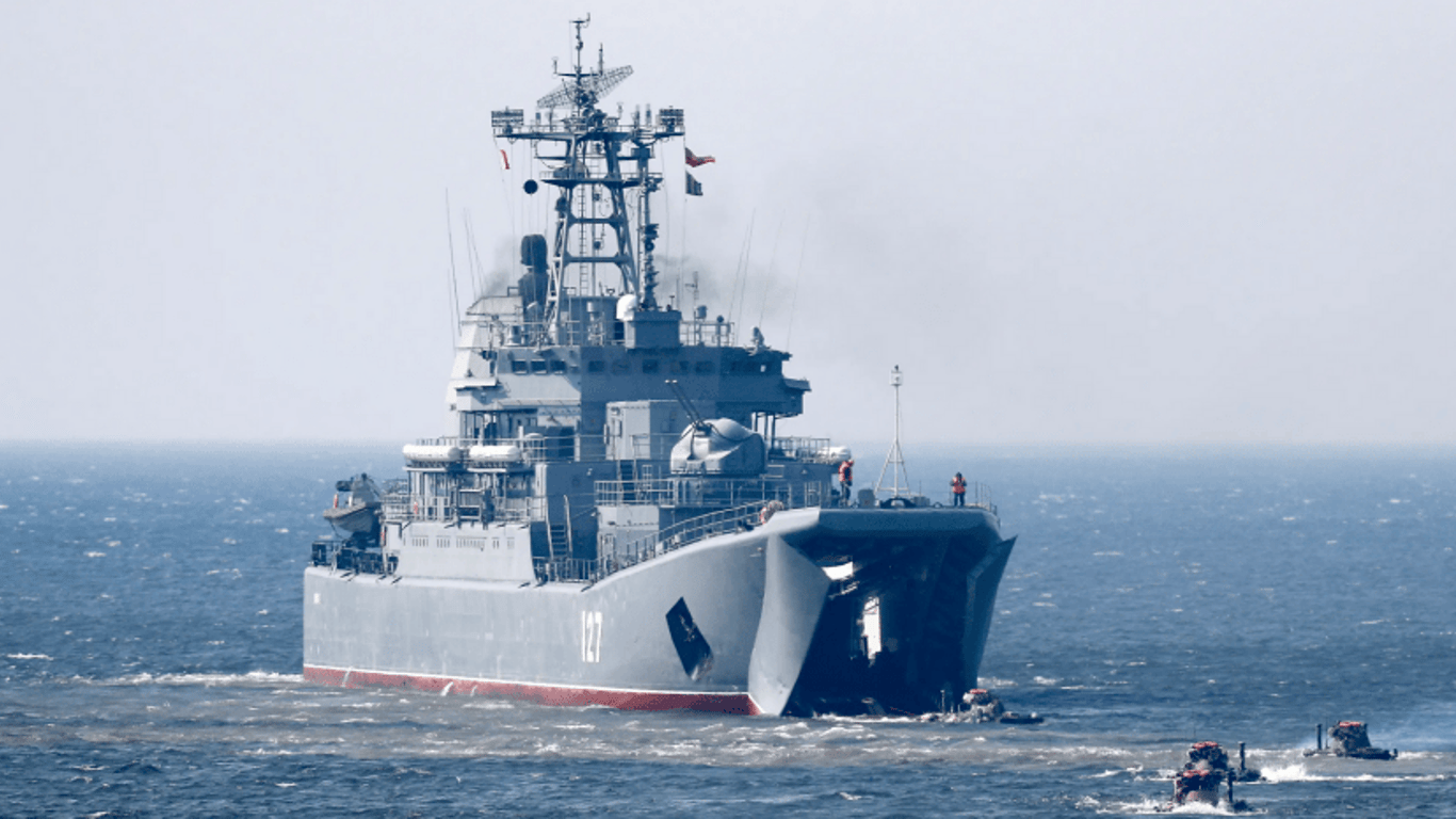 В Черное море вышли шесть ракетоносителей: сколько "калибров" на борту