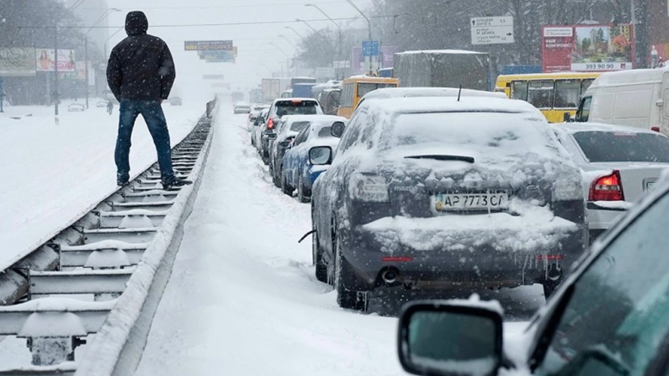 В Киеве продолжается непогода — какая ситуация на дорогах столицы сейчас