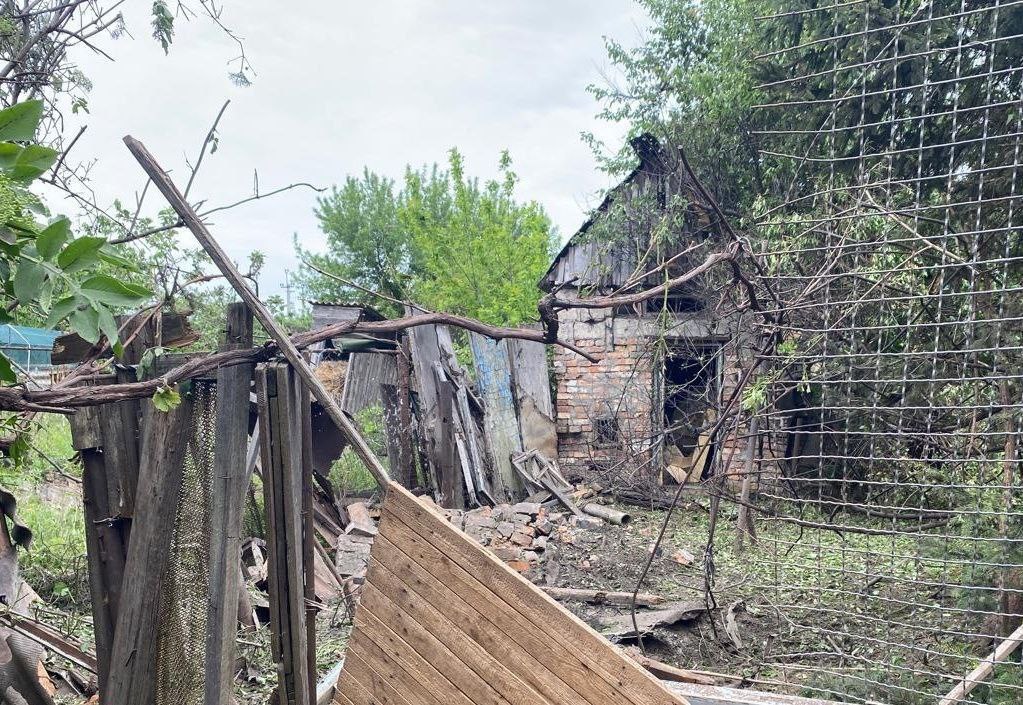 Россияне дважды за день обстреляли Никопольский район — какие общины пострадали больше всего - фото 2