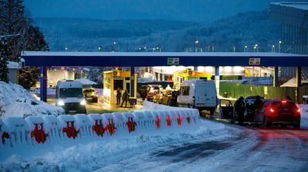 Не лише паспорт — без якого документа не вийде в’їхати до Польщі - 285x160