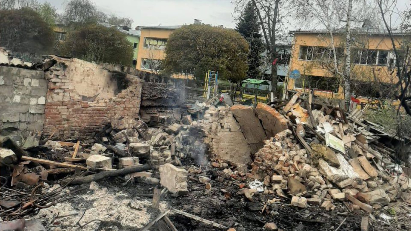 Авиаудар по Волчанску: под руинами найдены погибшие местные жители