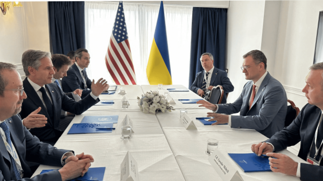 Кулеба зустрівся з Блінкеном на полях саміту G7 — обговорили надання Україні систем Patriot