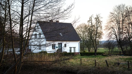 Продаж будинку і землі — що треба знати власникам у 2026 році - 285x160