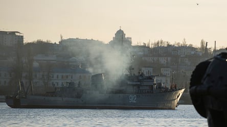У Криму знищили великий десантний корабель "Новочеркаськ" — командувач Повітряних сил - 285x160
