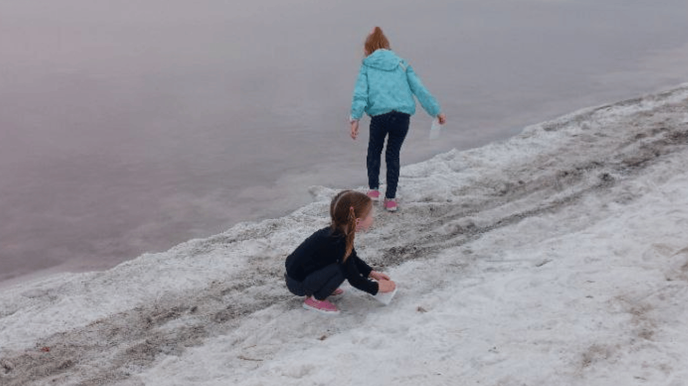 Щоб врятувати Куяльницький лиман одесити збирають сіль — фото - фото 8