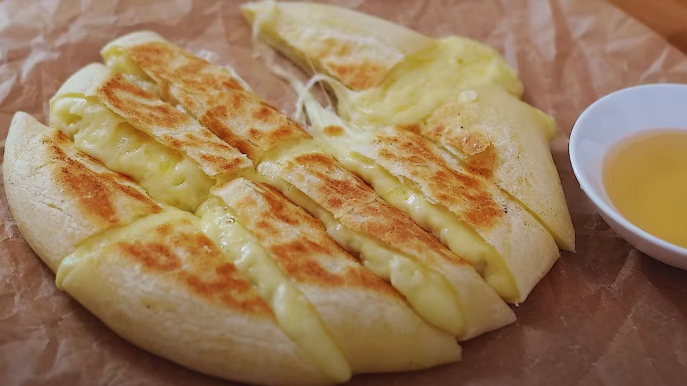 Лаваш с сыром и картошкой на завтрак — пошаговое приготовление.