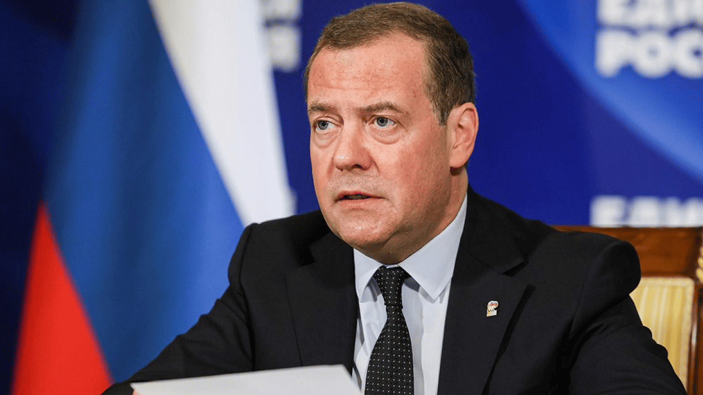ЕС хочет ввести санкции против родственников Медведева и Путина