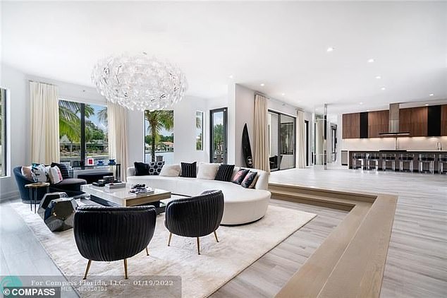 10 спальних кімнат та СПА: Мессі з дружиною придбали розкішний будинок у Маямі - фото 6