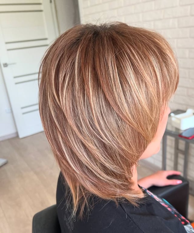 Новая стрижка 2025 — стильная и не требует укладки - фото 2