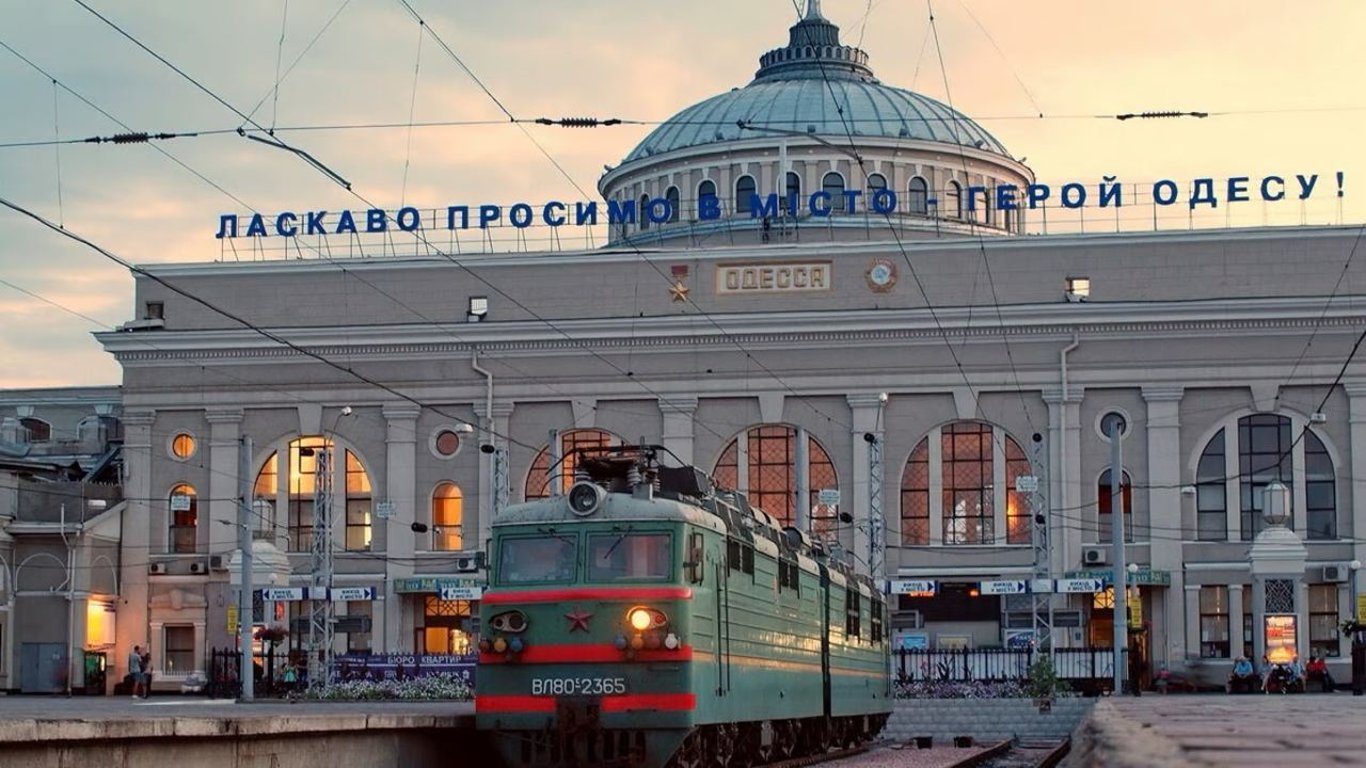 Укрзалізниця до Нового року призначила додаткові рейси з Одеси — куди саме