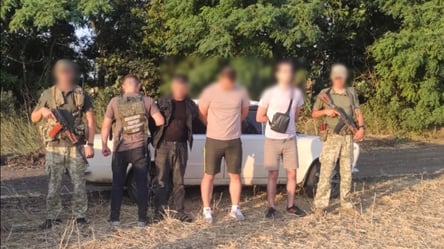 Гроші заплатили, а за кордон так і не потрапили — на Одещині затримали одразу дві групи ухилянтів - 285x160