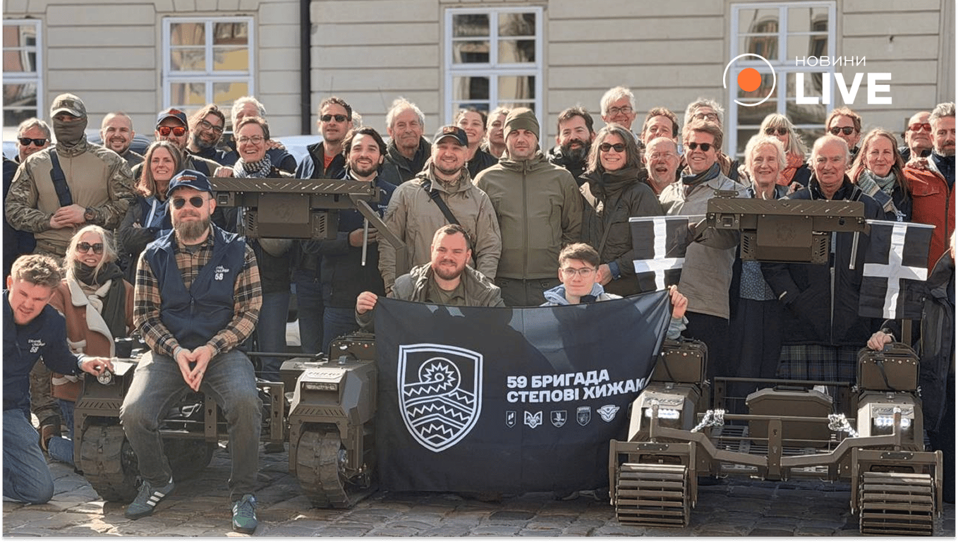 Військовим передадуть 26 авто від британських волонтерів