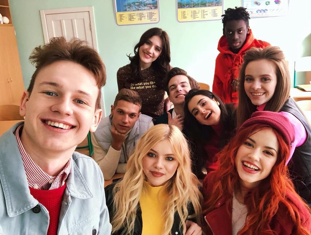 Ирина Кудашова и Богдан Осадчук в сериале "Школа"