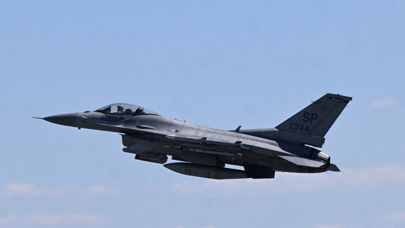 Компанія, яка виробляє HIMARS та F-16, вирішила скоротити персонал