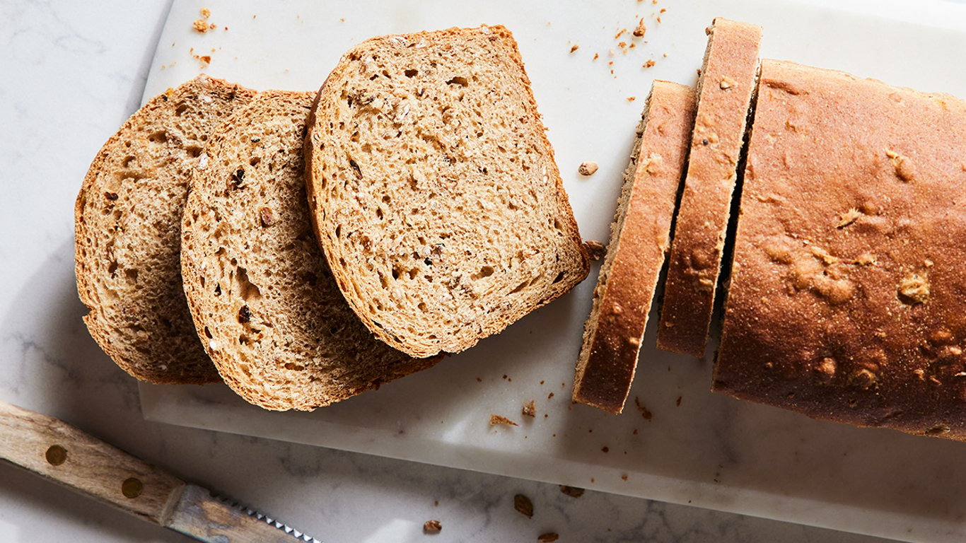 Как хранить свежий хлеб, чтобы не заплесневел и не зачерствел — лайфхаки