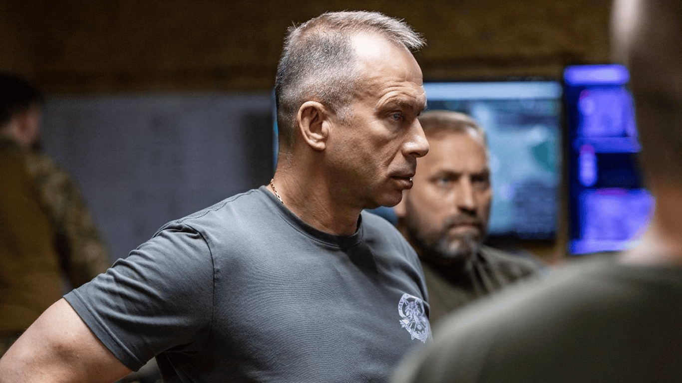 Сырский: россияне меняют тактику обстрелов Украины