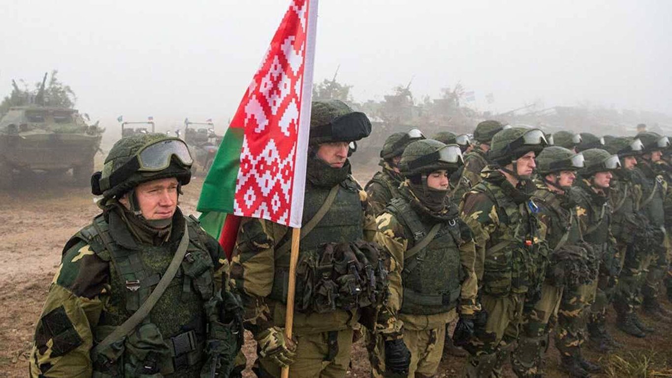 Білорусь заявила, що має усі підстави "пробити коридор" через Литву "силою зброї"