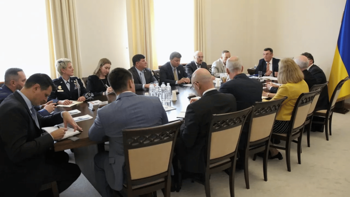 Данилов встретился с Комитетом по вооруженным силам Конгресса США