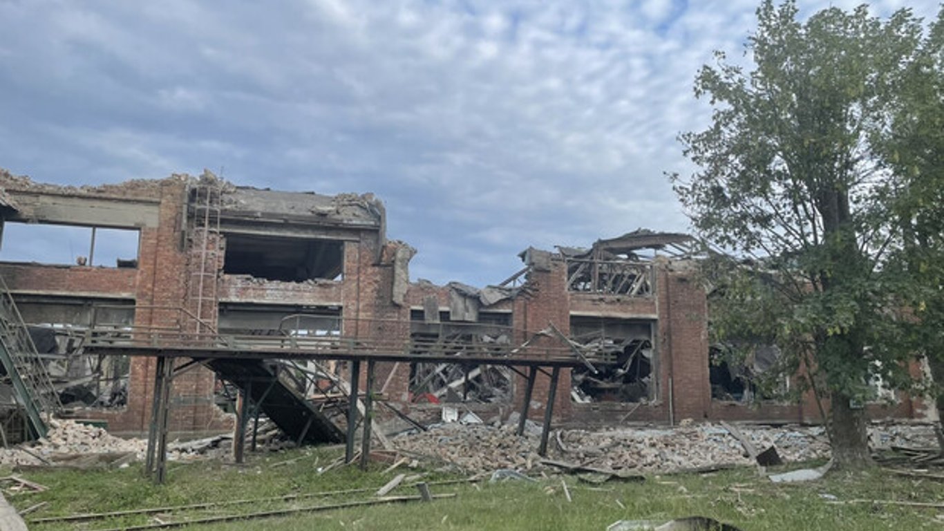 Ракетный удар по ДВРЗ в Киеве – восстановить разрушенные цеха невозможно