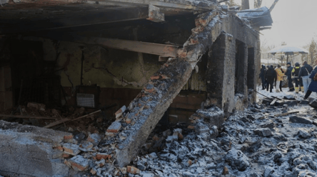 В Фельдман Экопарк показали последствия обстрела — видео - 290x160