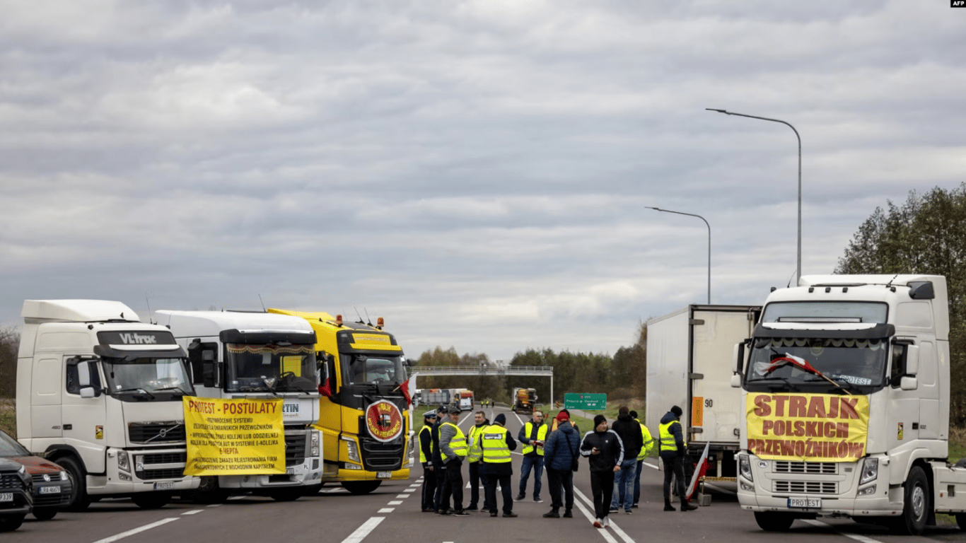 Євросоюз погрожує покаранням Польщі за страйк перевізників на кордоні