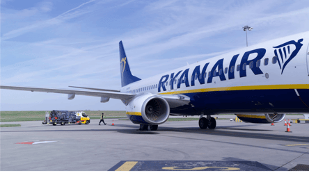 Ryanair пояснив, чому не можна брати на борт літака манікюрні ножиці - 285x160
