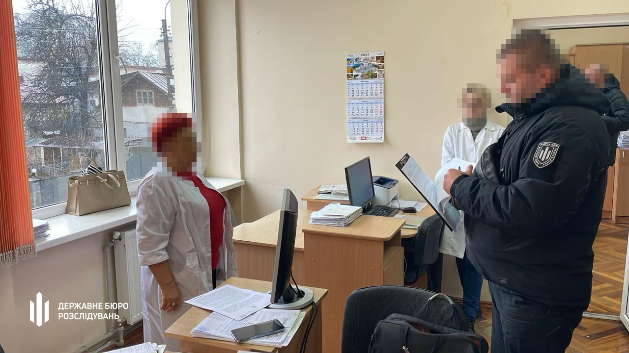 Затримання лікарів та посадовців МСЕК на Прикарпатті