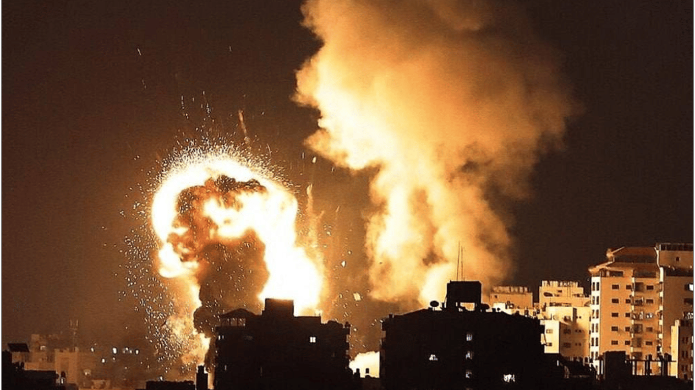Израиль начал наносить удары по сектору Газа: подробности