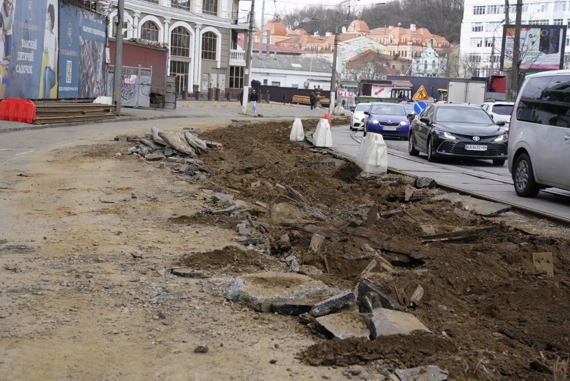 ремонт на вулиці Глибочицькій у Києва