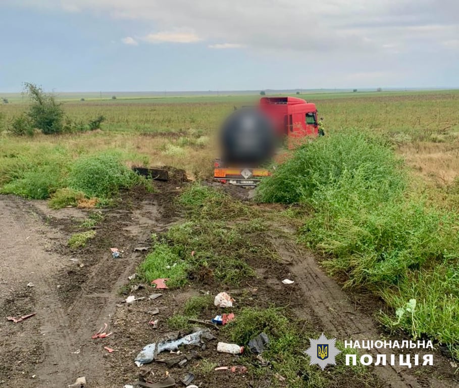 Смертельна аварія на трасі Одеса-Рені — загинула пасажирка легковика, водії у лікарні - фото 2