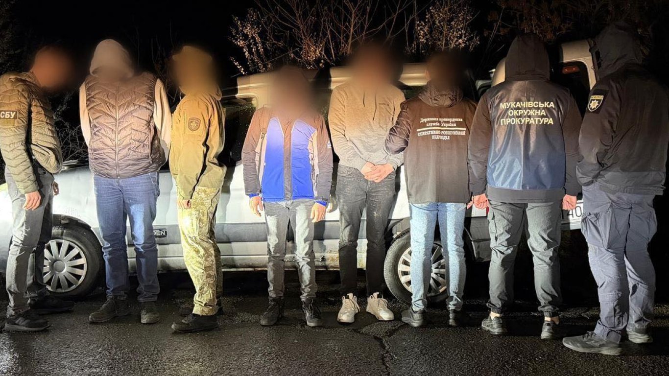 Демченко заявил о ежедневных задержаниях мужчин на границе