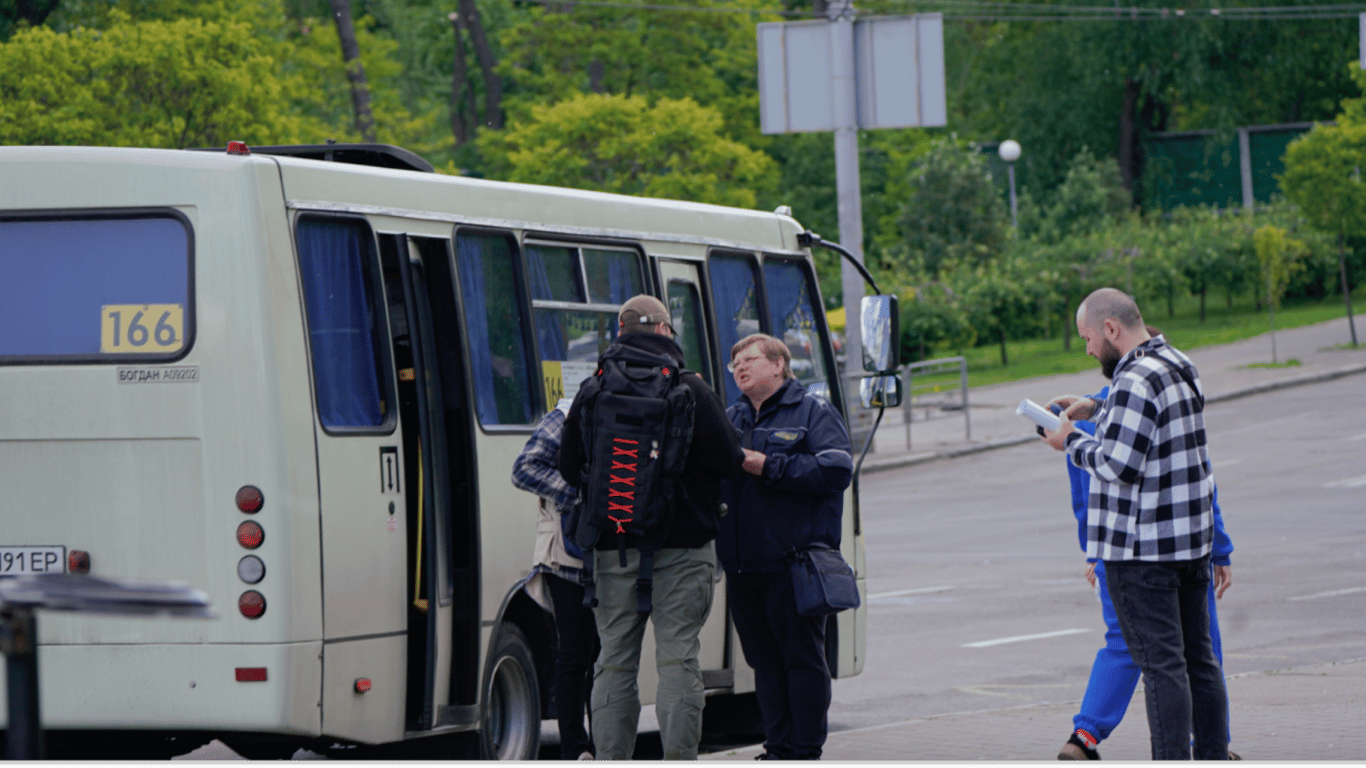 Маршрутки в Києві: експерт пояснив, як влада Києва як наживаються на приватних перевезеннях